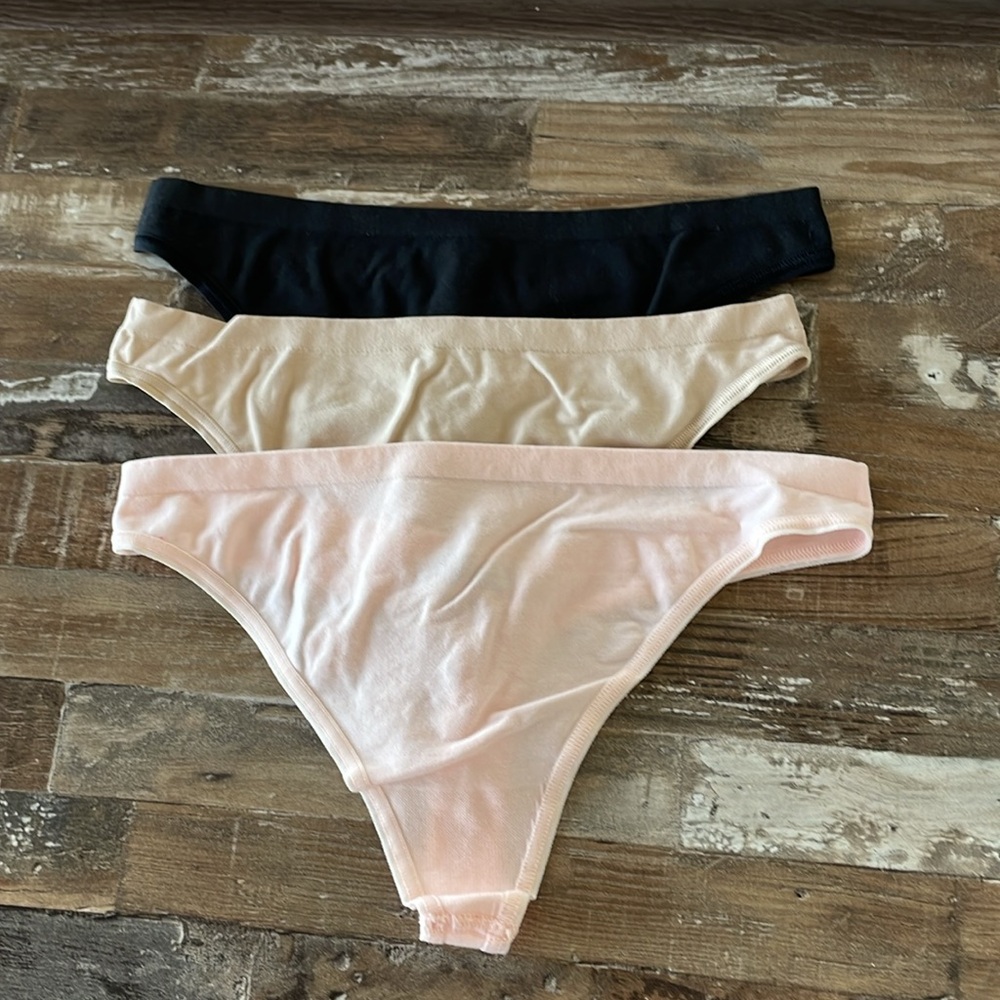 Victoria’s Secret Thong Panties - Picture 2 of 8
